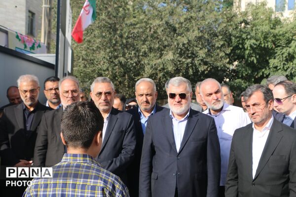 افتتاحیه دبستان  خیرساز مشارکتی همایون تاج بازیار در ناحیه یک شهرری با حضور استاندار تهران 