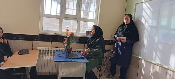 دومین جلسه هدایت تحصیلی پایه نهم در دبیرستان مادرمهربان خلیل آباد