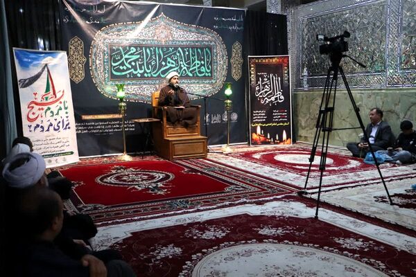 ارادتمندان اهل‌بیت در شب چهارم فاطمیه گرد هم آمدند