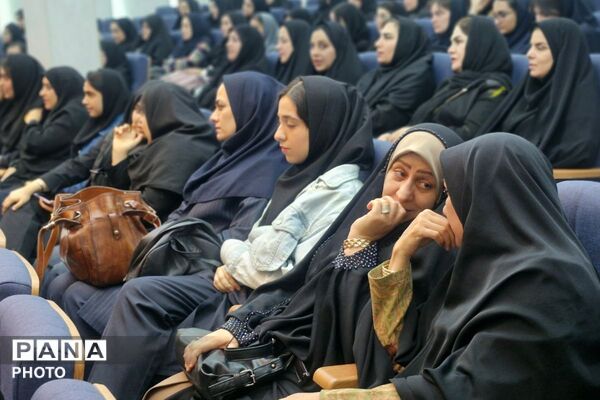 درخشش ستارگان ورامین در آیین تجلیل از نخبگان آموزشی