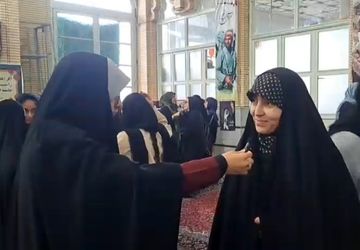 دورهمی صمیمی دبیران  و دانش آموزان کهک به مناسبت روز معلم