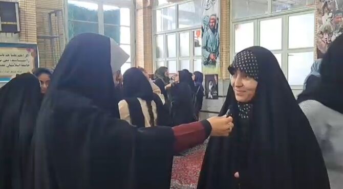 دورهمی صمیمی دبیران  و دانش آموزان کهک به مناسبت روز معلم