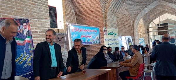میز خدمت در آخرین نماز جمعه آبان ماه