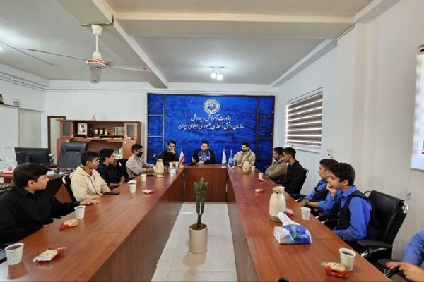 شما دانش آموزان آینده‌سازان این سرزمینید