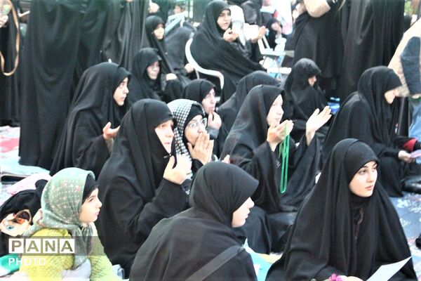حال و هوای آغاز سال نو در جوار مزار شهدای جنگ رمضان