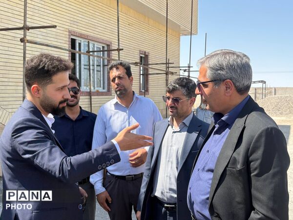 بازدید فرماندار شهرستان کاشمر از پست برق شهرک صنعتی جدید 