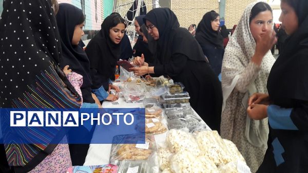 برپایی بازارچه مدرسه‌ای در مجتمع عشایری امید انقلاب