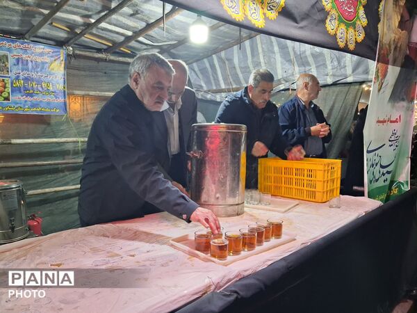 خدمات رسانی موکب ها در بلوار فضل نیشابور