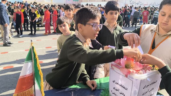 انتخابات شورای دانش‌آموزی مدرسه شهید دباغی۲
