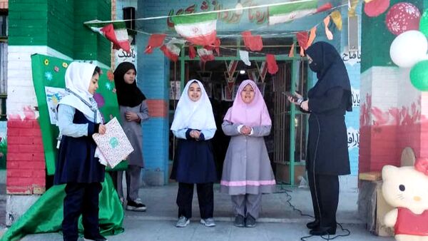سلسله جشن‌های دهه فجر انقلاب اسلامی و اعیاد شعبانیه در مدارس منطقه پردیس 