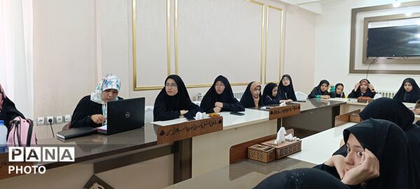 برنامه ریزی و هماهنگی تولید محتوای دانش آموز خبرنگاران پانا در مراسم جاماندگان اربعین