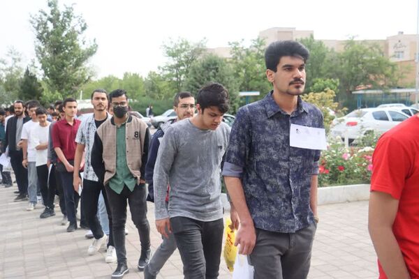 غوغای دانشگاه فردوسی مشهد در روز کنکور ۱۴۰۴