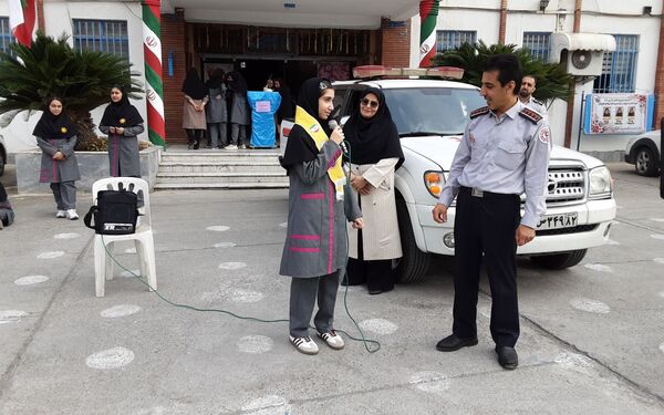 مانور آتش نشانی در دبیرستان فرزانگان قائمشهر