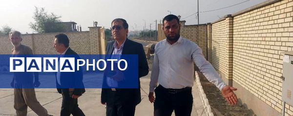 بازدید مدیر آموزش و پرورش ناحیه یک بندرعباس از مدارس روستای سرزه و خاروک
