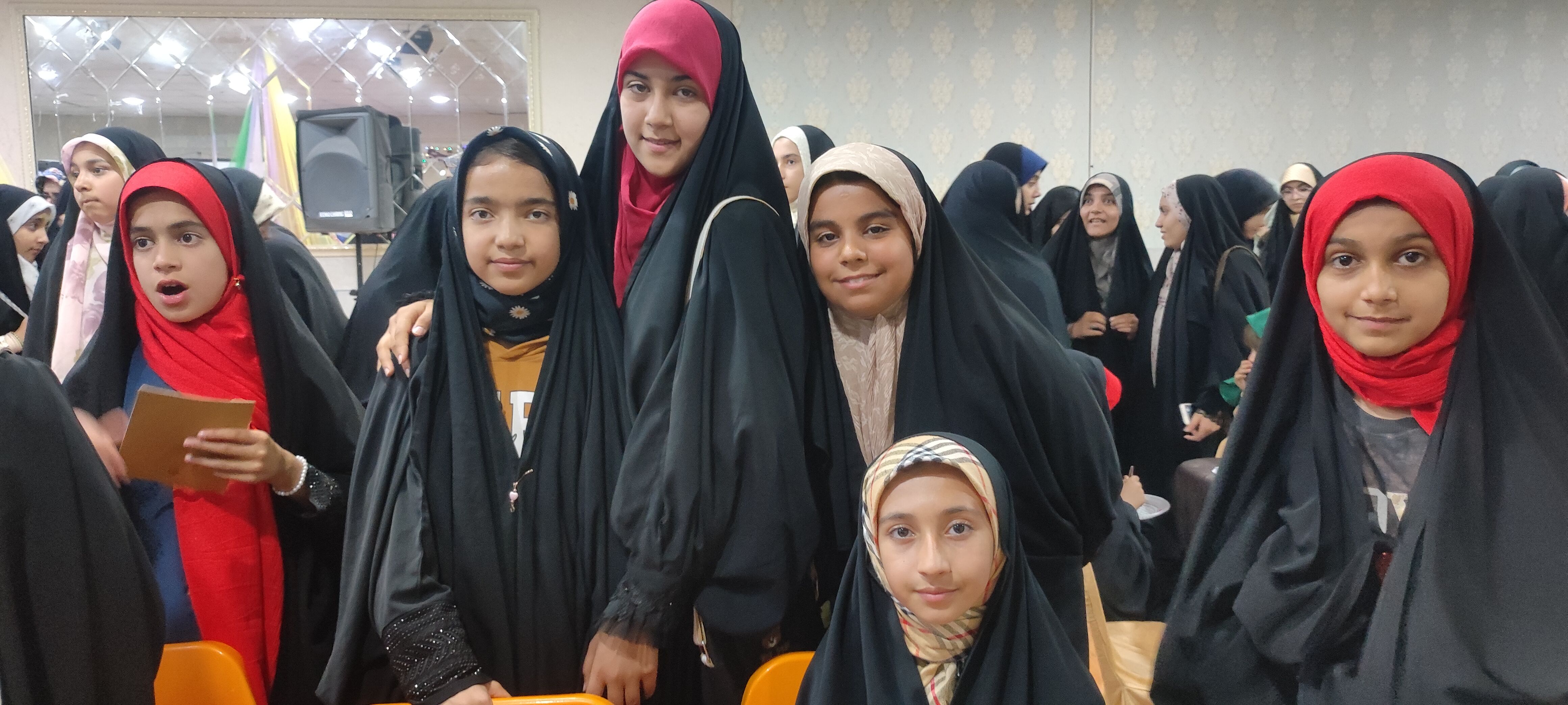 حضور دانش‌آموزان مدرسه خاقانی در جشن دختران آفتاب شیروان