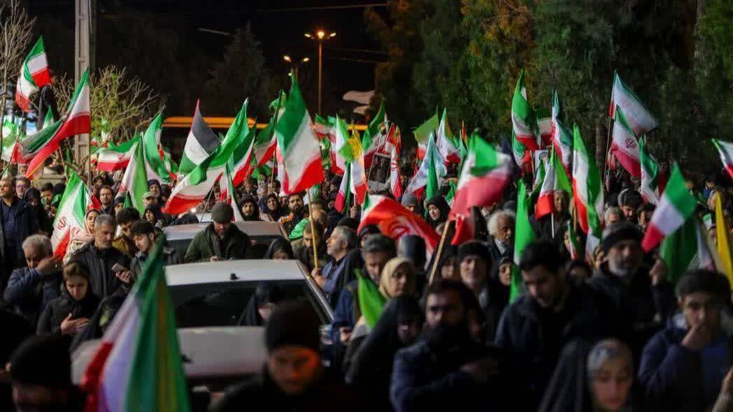 اجتماع عظیم مردمی کرج در سی‌وچهارمین مراسم بیعت با رهبری و عزاداری امام امت 