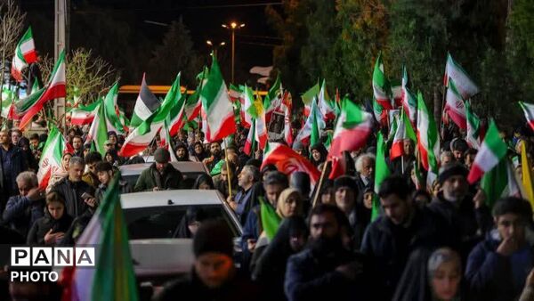 اجتماع عظیم مردمی کرج در سی‌وچهارمین مراسم بیعت با رهبری و عزاداری امام امت 