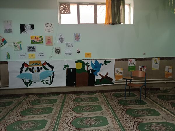 برگزاری مراسم انجمن اسلامی و مدرسه مقاومت در دبیرستان ایثار