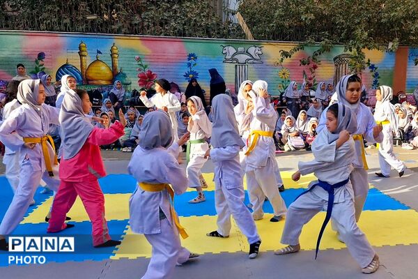 المپیاد ورزشی در مدارس حاتم، ارشاد و راضیه شکرایی ناحیه دو شهرری 
