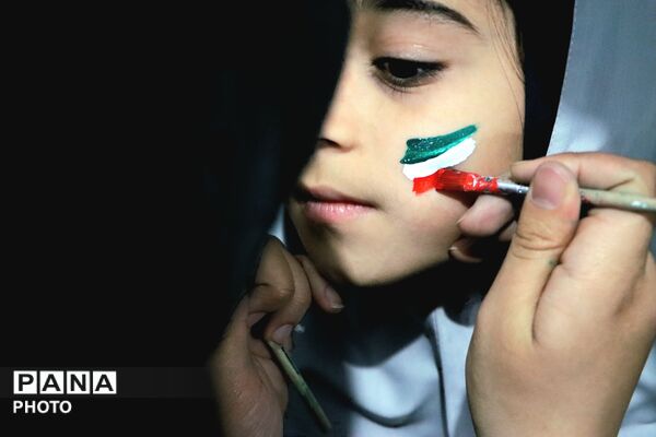 چهلمین روز شهادت دانش آموزان دبستان میناب و رهبر قائد امت 
