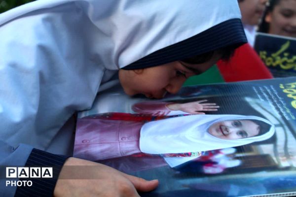دانش‌آموزان همدانی در سومین رویداد «۱۶۸» یاد شهدای دانش‌آموز میناب را گرامی داشتند