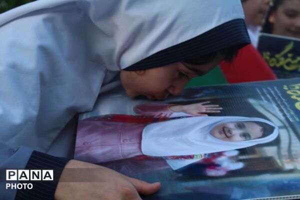 دانش‌آموزان همدانی در سومین رویداد «۱۶۸» یاد شهدای دانش‌آموز میناب را گرامی داشتند