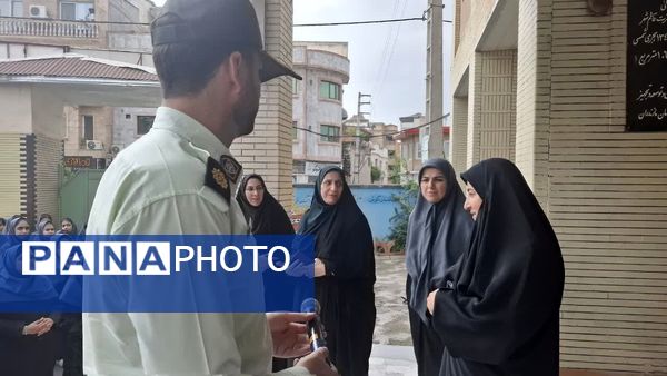 گرامیداشت روز نیروی انتظامی در دبیرستان بهار آزادی قائمشهر