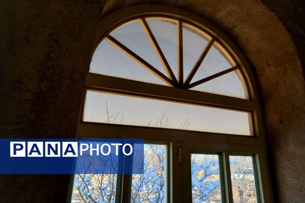 رد پای برف در باغات نهضت آباد اصفهان