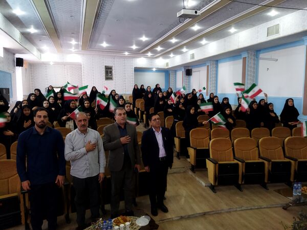 جشن جوانه‌ها مدرسه مکتب الزهرا در معمولان 