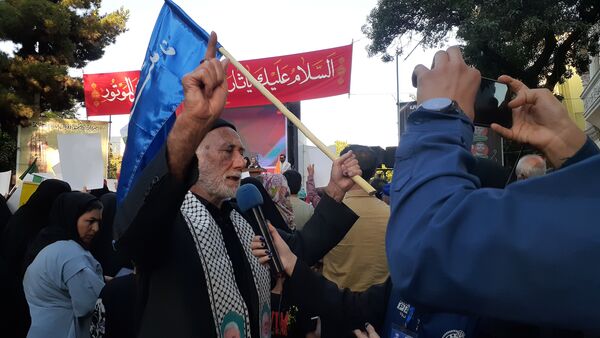 جلوه‌هایی از اجتماع مردم بجنورد در تجلیل از بانوی شجاع رسانه ملی