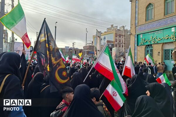 بیعت مردم قرچک با سومین رهبر نظام مقدس جمهوری اسلامی ایران