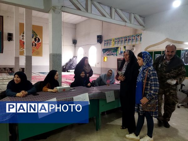 انتخابات چهاردهمین دوره ریاست‌جمهوری در مسجد جامع شهر