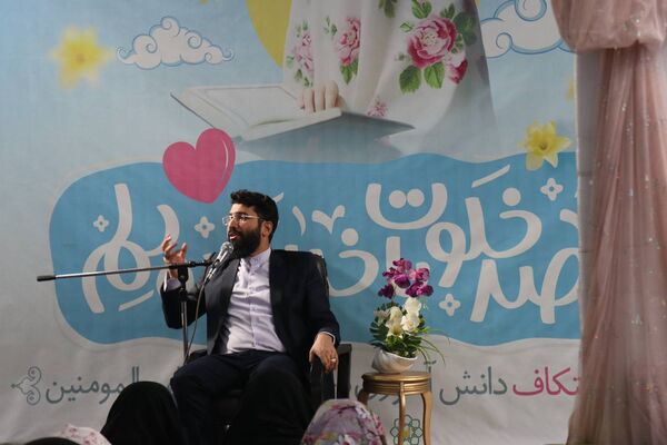 روایتی از آرامش؛ اعتکاف رجبیه دختران نوجوان مسجد امیرالمؤمنین(ع)