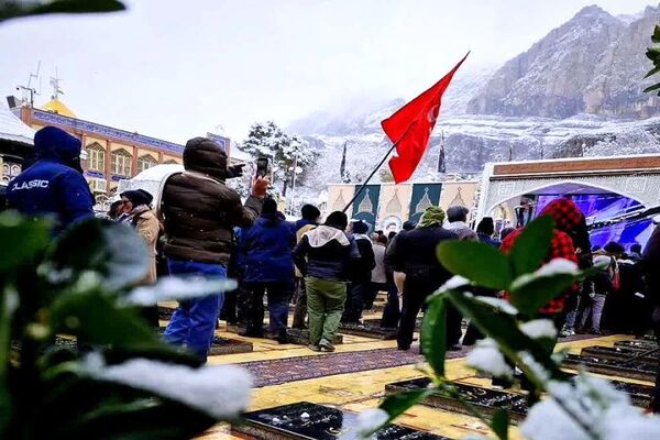 روز برفی گلزار شهدای کرمان 