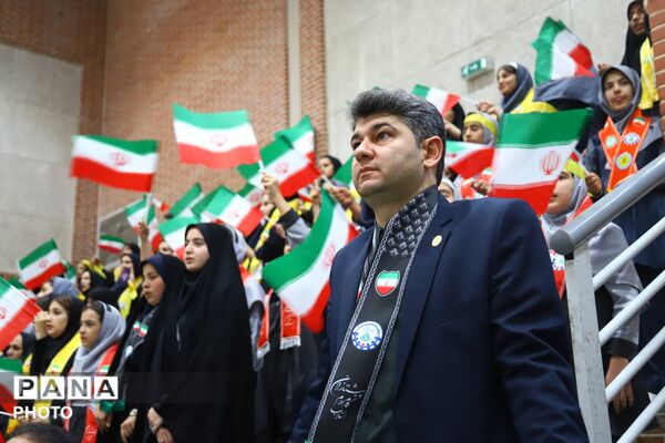 همایش سوگواری ۱۵۰۰ نفری دانش‌آموزی «باید برخاست» در آذربایجان شرقی