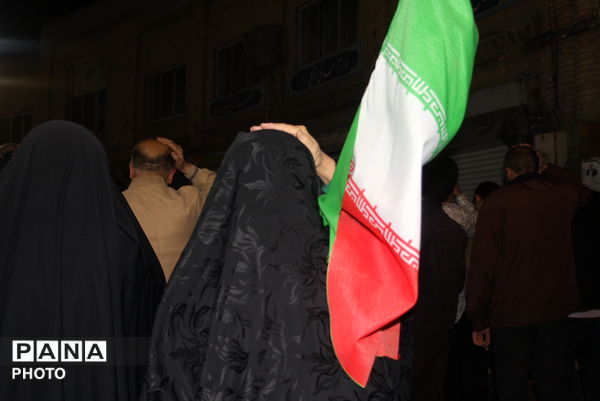 حضور پرشور مردم غیور زنجانی در صدمین شب حمایت از کشور؛ مقاومت ادامه دارد