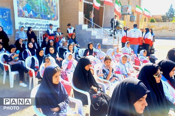 هفته سلامت در ورامین: جشنی برای سلامتی با حضور دانش‌آموزان، فرهنگیان و هلال احمر