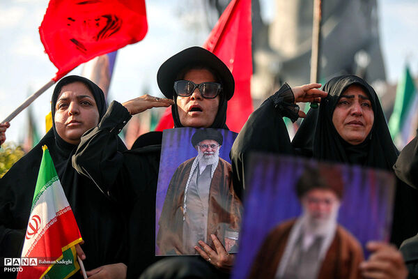 مراسم تشییع پیکر مطهر رهبر شهید انقلاب در تهران - 2