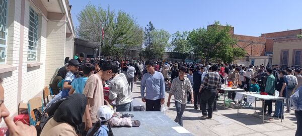 برپایی بازارچه در مدرسه ولیعصر آشخانه 