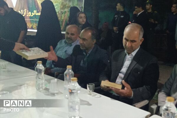 از فروش کتاب تا بیعت با رهبری؛ روایت موکب خانه نخبگان شهرستان دماوند در تجمعات شبانه رودهن