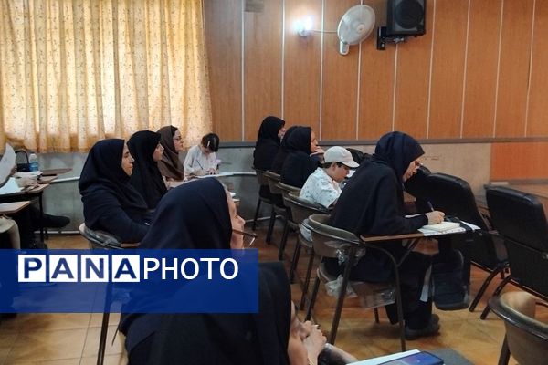 جلسه سرگروه‌های اجتماعات یادگیری