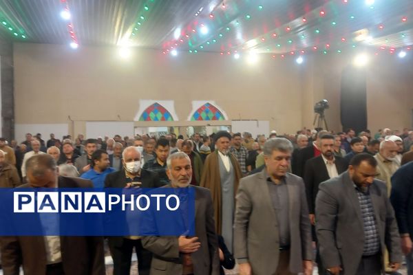 تقدیر از برگزیدگان پویش دانش‌آموزی در نماز جمعه باشکوه پیشوا