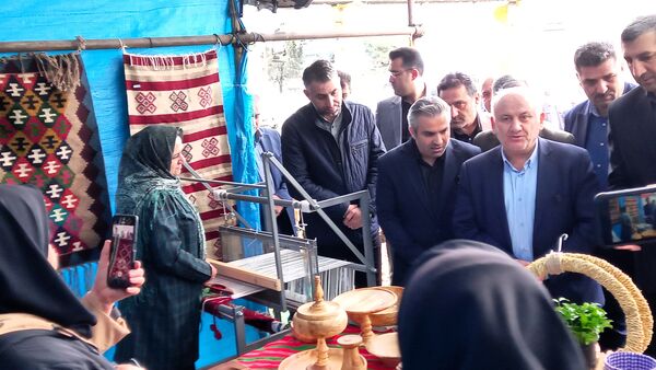 بازدید استاندار مازندران از غرفه نوروزی قائمشهر