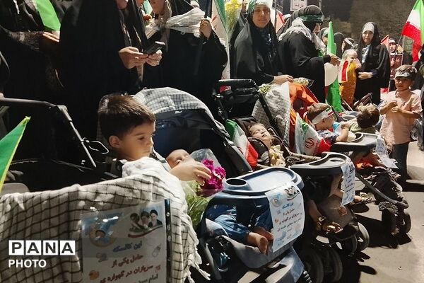 کوچک‌ترین جانفدایان در میدان اقتدار