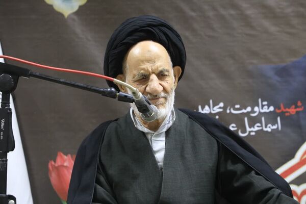جلسه گرامیداشت و تجلیل از پدران و مادران شهدا 