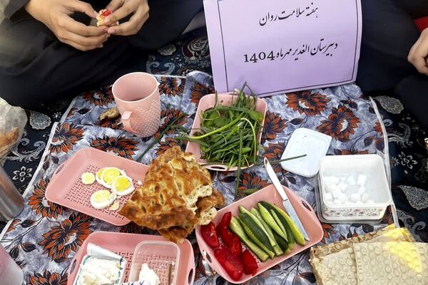 برگزاری مراسم صبحانه سلامت در دبیرستان الغدیر ناحیه یک شهرری
