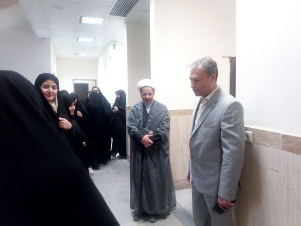 بازدید مسئولین اداره آموزش و پرورش از حوزه علمیه مکتب نرجس کاشمر