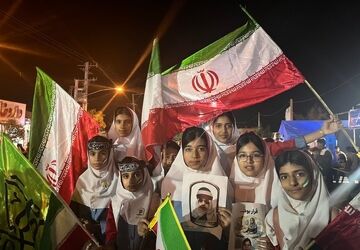 چهلمین روز شهادت امام امت و دانش آموزان مدرسه شجره طیبه 