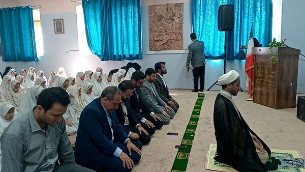 طنین انداز شدن زنگ نماز در دبستان لطیفه 