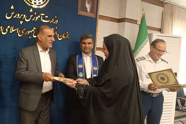 نشست فصلی و توان افزایی مأمورین و مسئولین سازمان دانش‌آموزی شهرستان‌های استان تهران 
